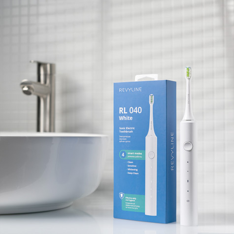 Электрическая звуковая зубная щётка Revyline RL 040, белая и по всей Беларуси в интернет-магазине Revyline.by