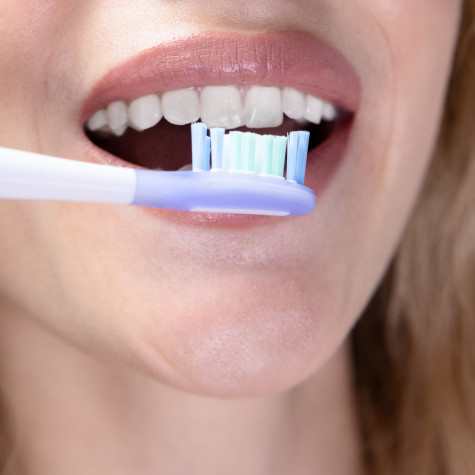 Электрическая звуковая зубная щётка Revyline RL 080 White и по всей Беларуси в интернет-магазине Revyline.by